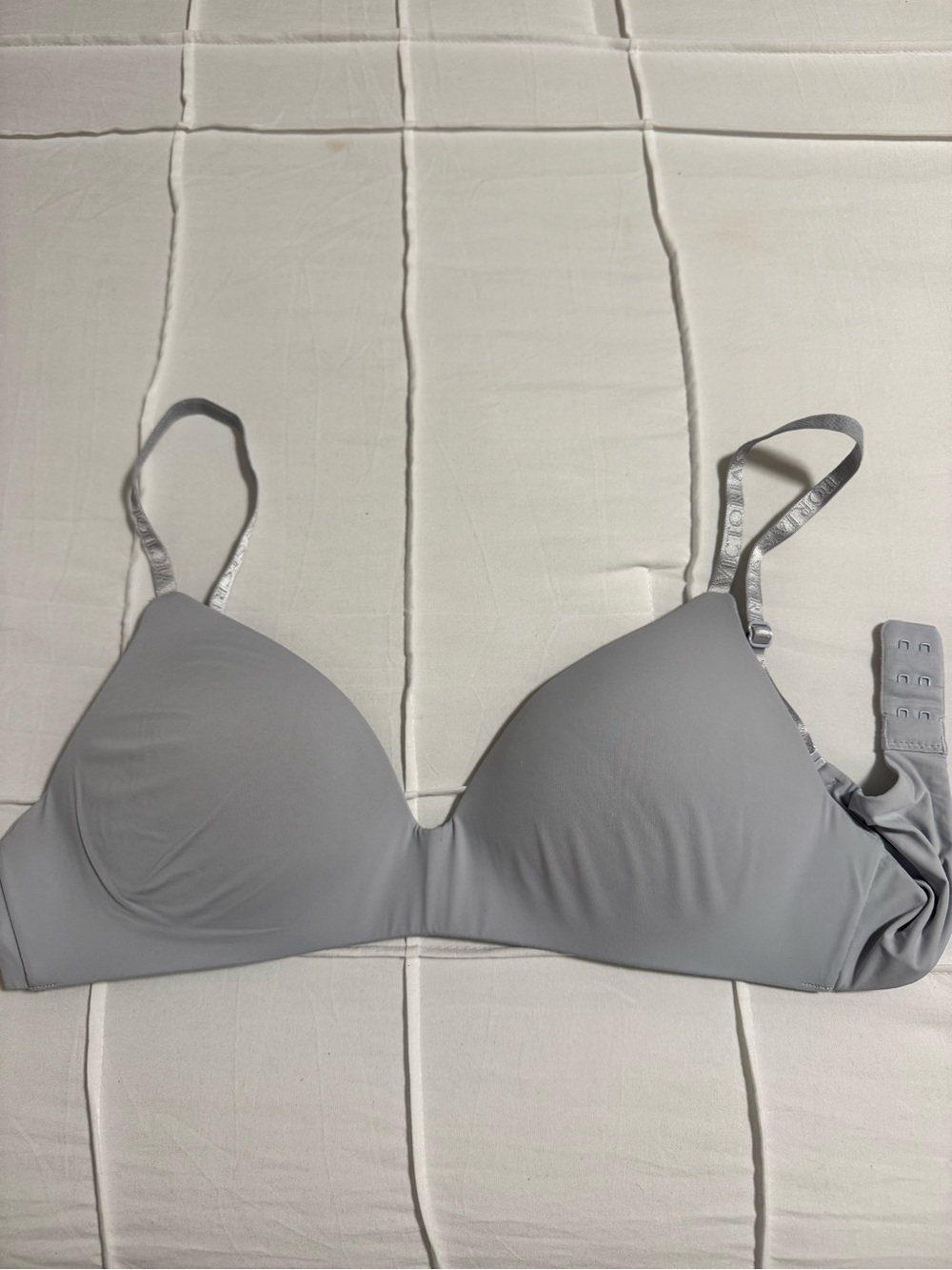 Victoria's Secret Light Gray Smooth T-Shirt Bra